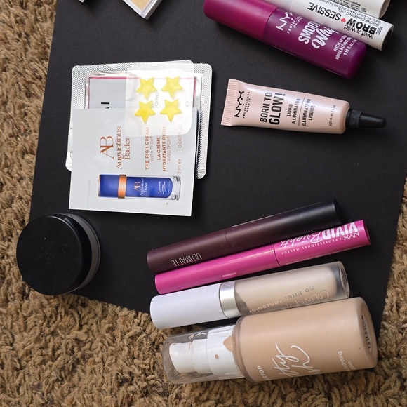 Makeup bundle #5 - Picture 2 of 3